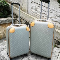 入手困難ルイヴィトン ホライゾン スーツケース コピー 2サイズ vuk57441