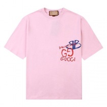 送料込グッチ バレンシアガ 偽物 コラボ ロゴ ピンクTシャツ guc85308