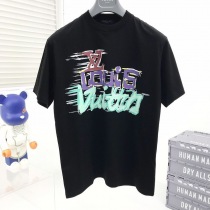 世界中で大人気♪★22SS人気​ ルイヴィトン グラフィット Tシャツ 偽物★ vuv89212