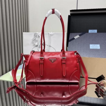 プラダコピー定番人気ボニー風 レッドカウレザー ボストン大容量ハンドバッグ 1BG628